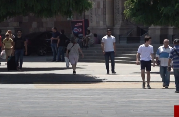 Какая еще пресс-конференция, его имя вообще должно быть стерто с лица земли – опрос